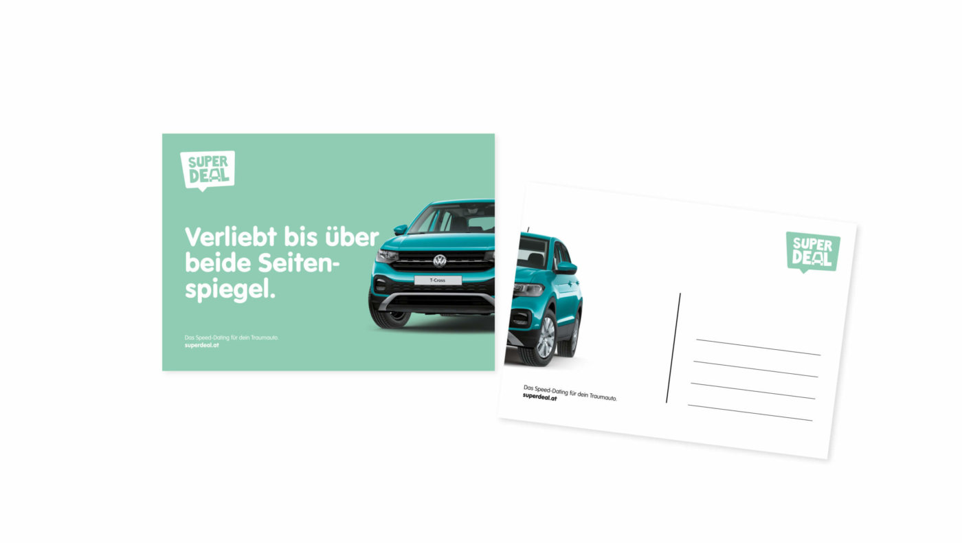 Verliebt bis über beide Seitenspiegel. Postkarte - superdeal.at