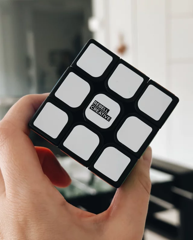 Was hat Rebell Creative und Markenmagie gemeinsam? 🕺 Finde es heraus: rebellcreative.at/marke 

#rebelhacks #rebellcreative #smashtheboringstuff #marketingstrategie #psychologieimmarketing #neuromarketing #branding #langfristigererfolg #kundentreue #markenbindung #brandstrategy #neuromarketinghacks #marketingtips #brandinginsights #strategischesmarketing #brandinginspiration #storytelling #visualidentity #corporateidentity #graphicdesigners #designspiration #brandidentity